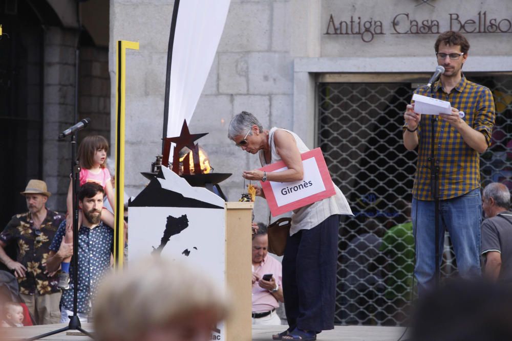 La Flama del Canigó arriba a Girona