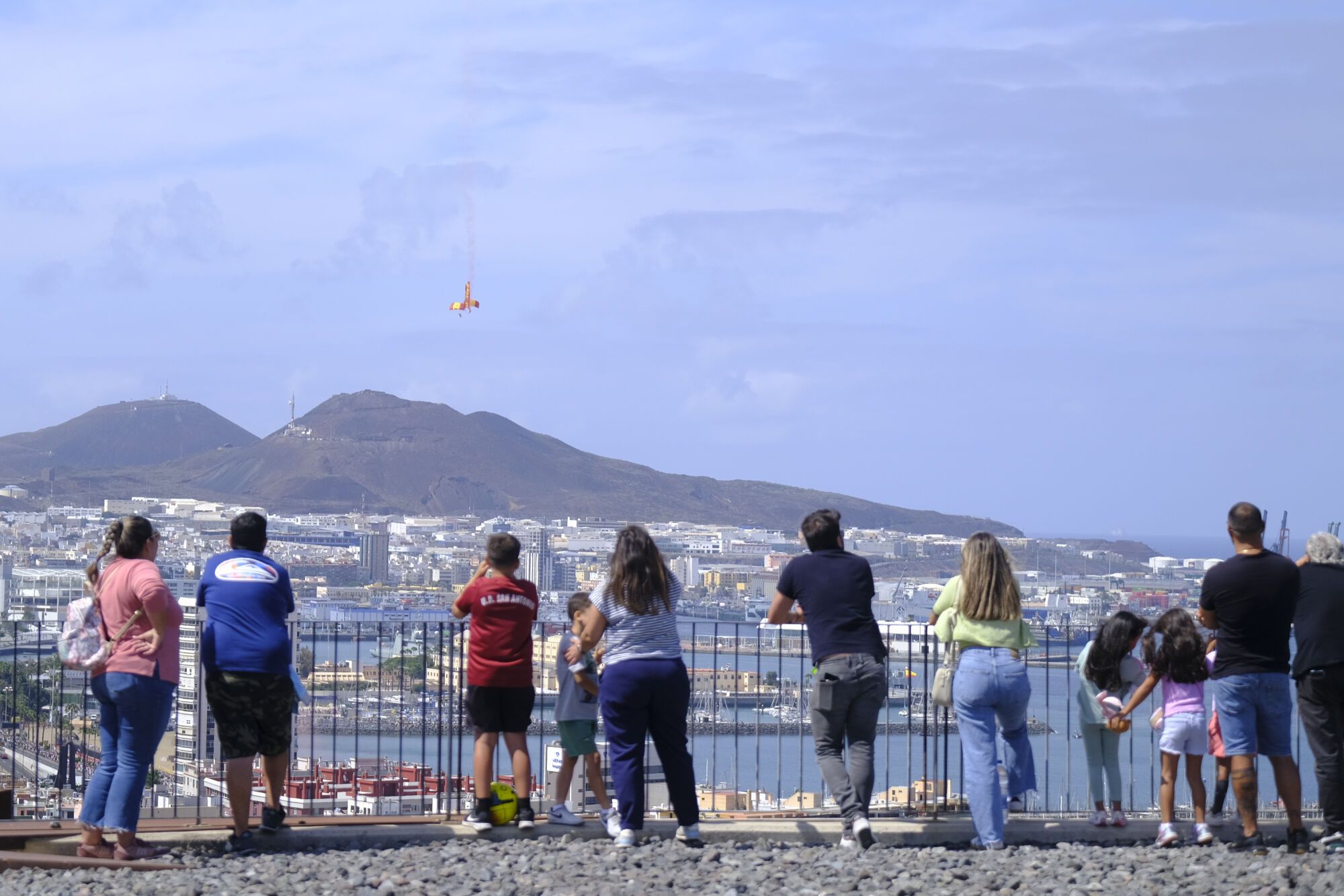 Los actos por el Día de las Fuerzas Armadas en Las Palmas de Gran Canaria, en imágenes