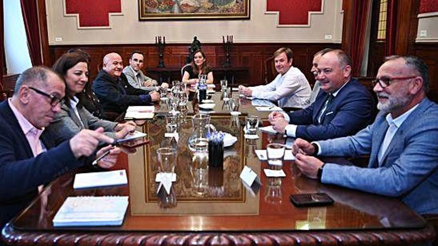 Reunión de alcaldes del Consorcio con la alcaldesa de A Coruña, en octubre.