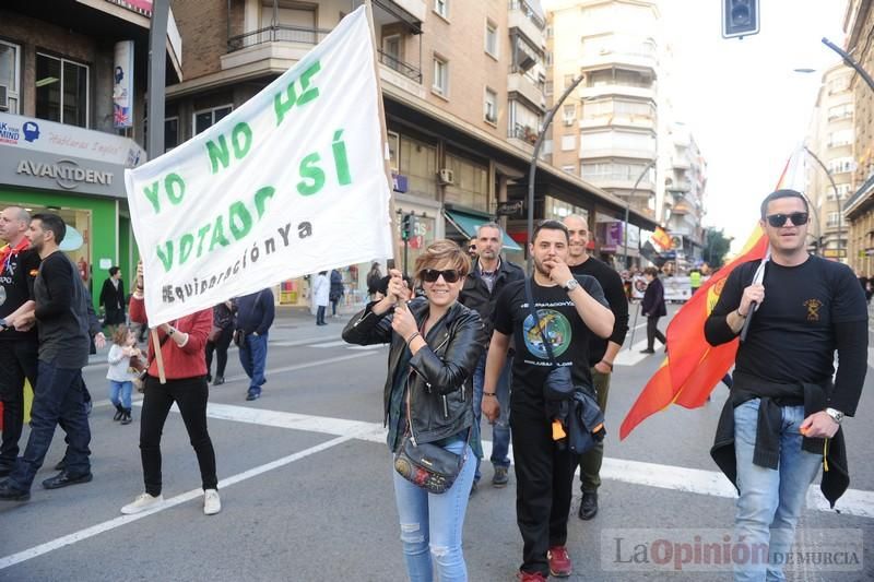 Miles de policías claman en Murcia para exigir "equiparación real" de sus salarios