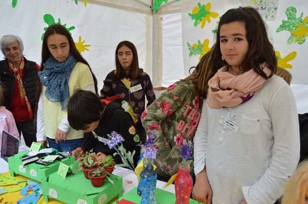 Escolars berguedans celebren el Mercat de les Cooperatives Escolars