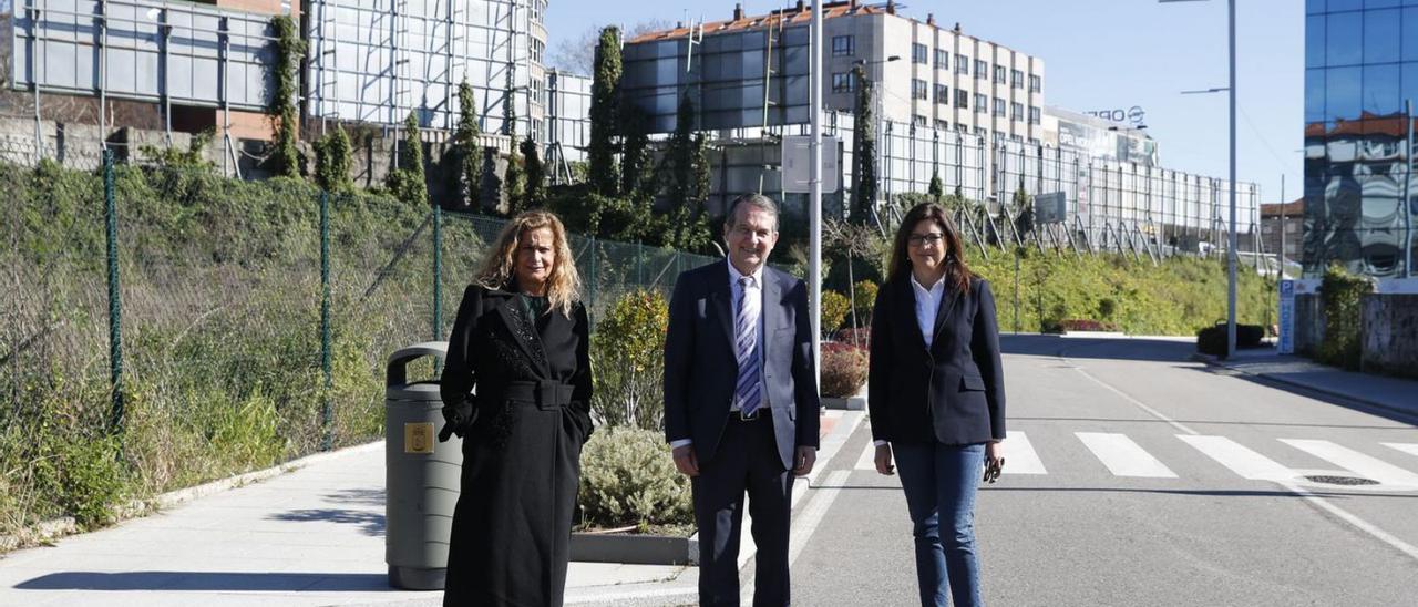 Silva, Caballero y Caride, en Emilia Pardo Bazán, que enlazará con la Avenida de Madrid.   / RICARDO GROBAS