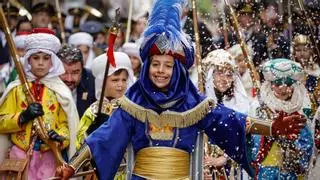 La lluvia da una tregua a la Gloria infantil en Alcoy