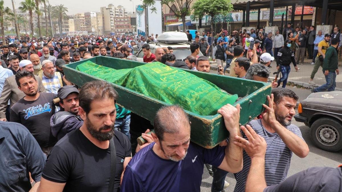 El funeral de uno de los fallecidos en el naufragio.