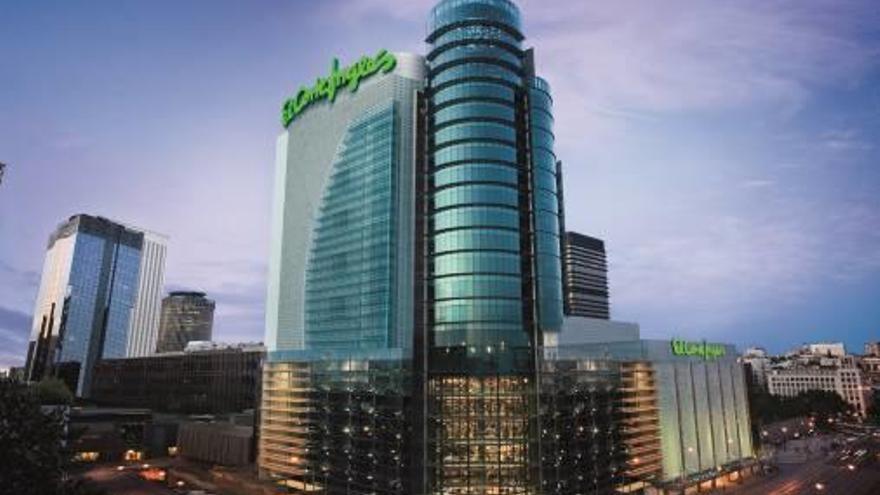 Edificio de El Corte Inglés en el Paseo de la Castellana de Madrid.