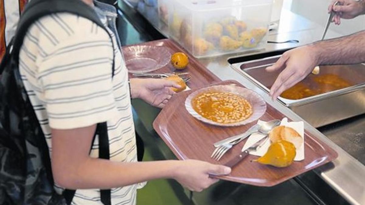 Cocido de garbanzos 8 Hora de la comida en el instituto Vallvera de Salt (Gironès), la semana pasada.