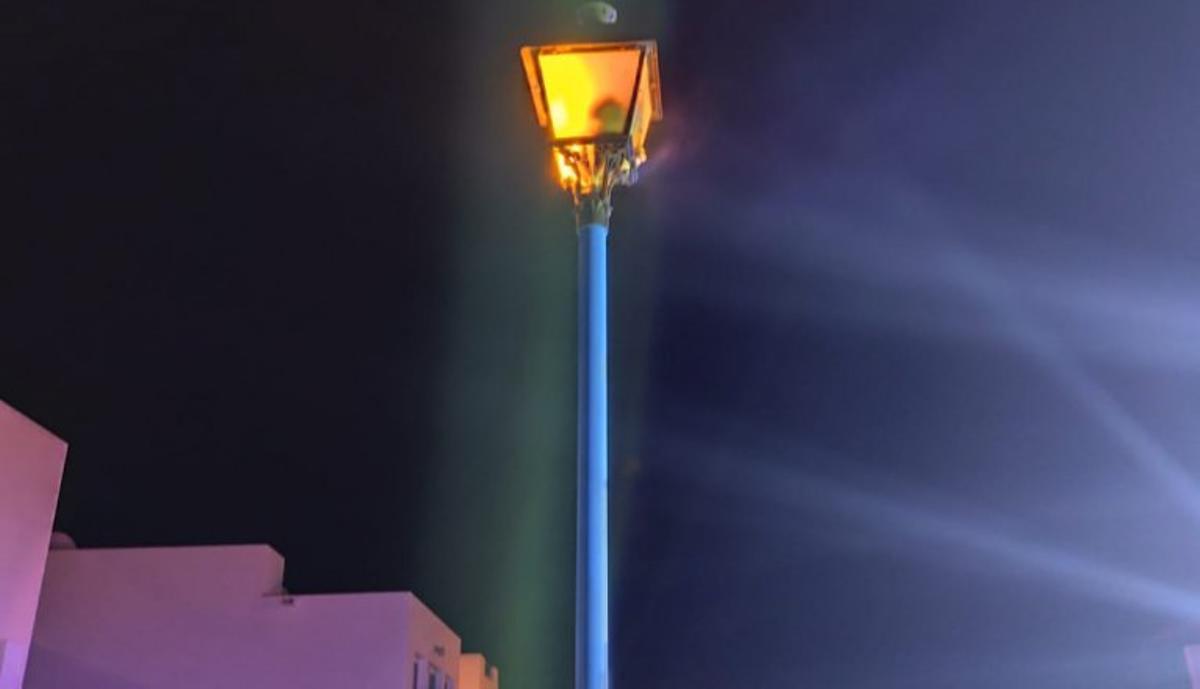 Sofocan el incendio de una caseta y una farola en Lanzarote