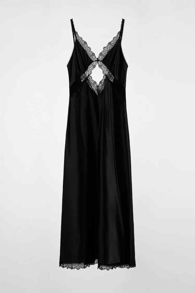 Vestido negro lencero con detalles 'cut out' de Zara