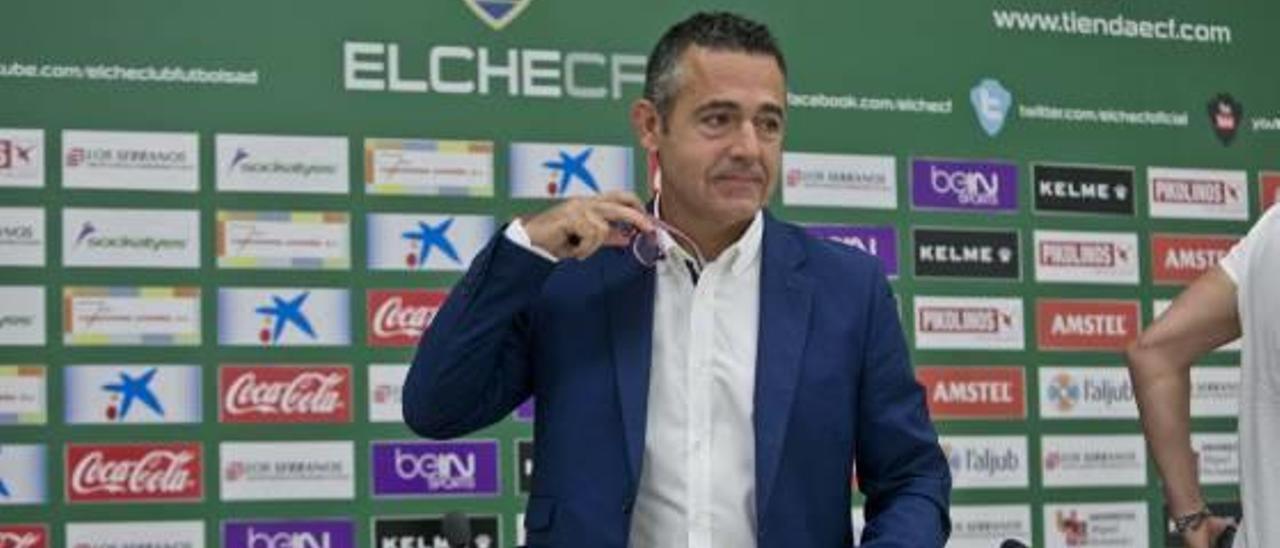 El presidente del Elche, Diego García, ayer, en la sala de Prensa del estadio Martínez Valero.