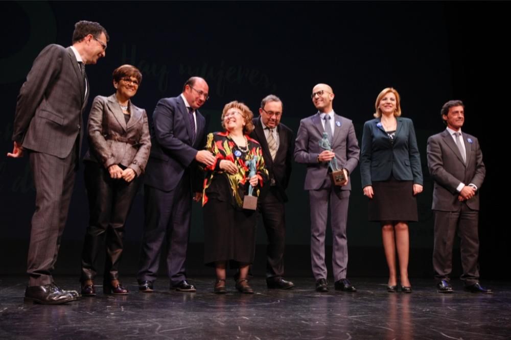 Entrega de premios del Día de la Mujer en el Romea