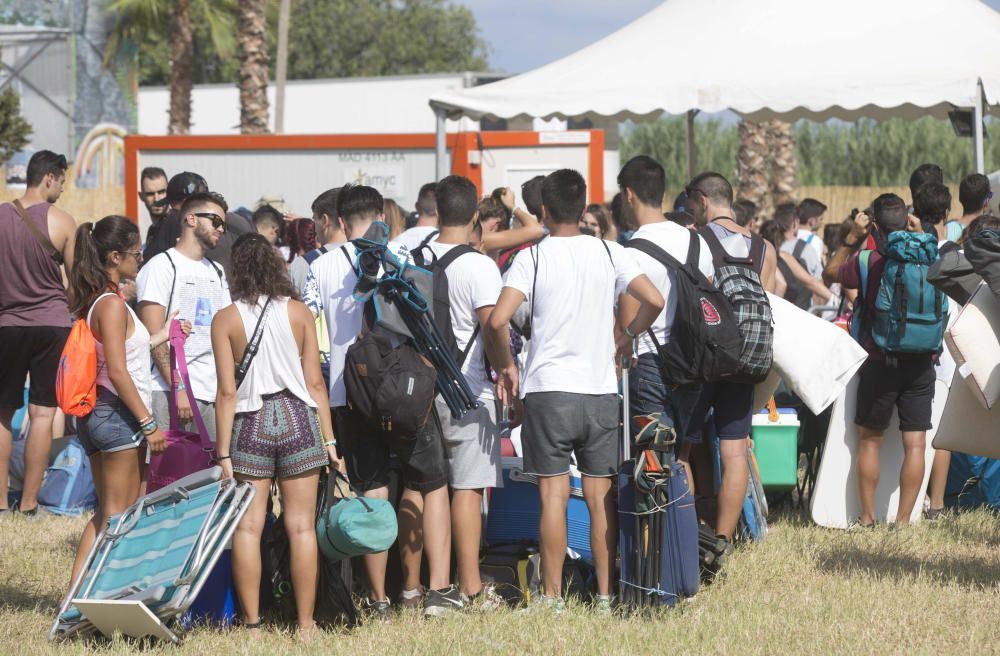 Los primeros campistas llegan al Medusa en Cullera