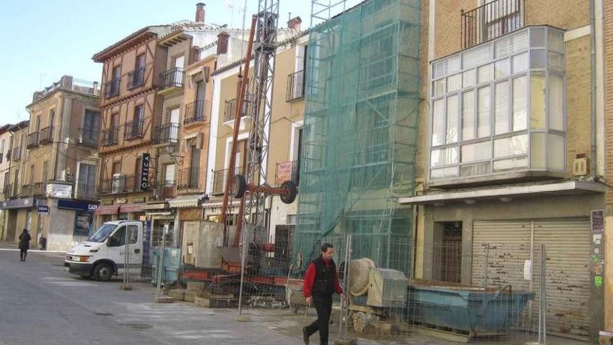 En la imagen, obras que se están ejecutando en un local ubicado en la Puerta del Mercado. Foto