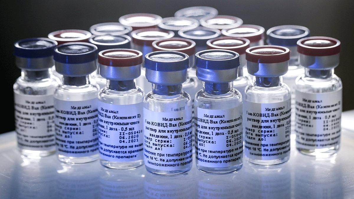 Dosis de la vacuna contra el coronavirus desarrollada por el Centro Nacional de Epidemiología y Microbiología Nikolai Gamaleya de Moscú y el Fondo Ruso de Inversión Directa (RFPI)