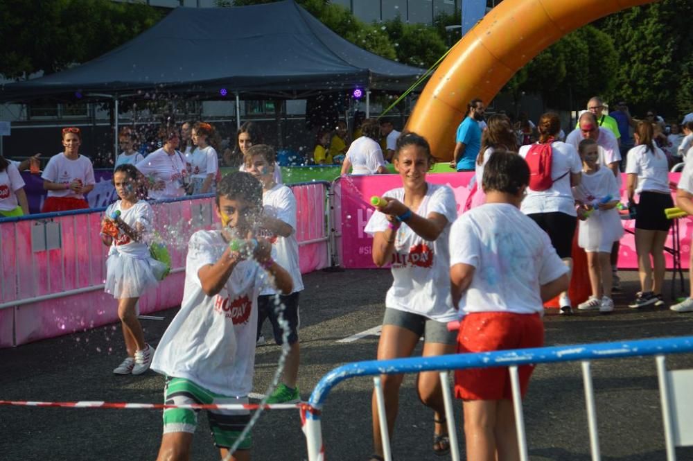 Un millar de personas disfrutan de los ''polvos holi'' en San Pedro