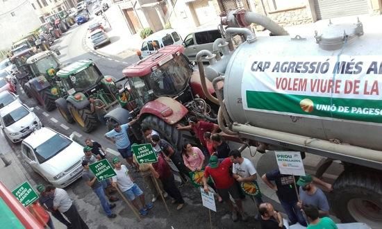 Protesta amb tractors a Berga