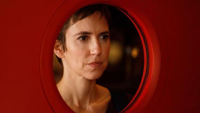 Aina Clotet (44 años) reflexiona sobre el día a día en Barcelona: "El olor a orina es horroroso, me pone muy triste"