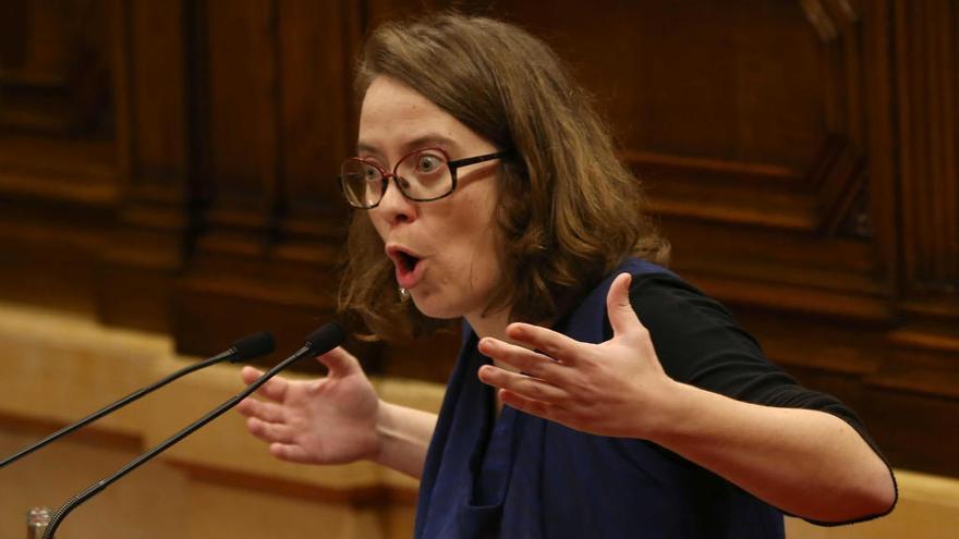 Eulàlia Reguant, durant una intervenció al Parlament.