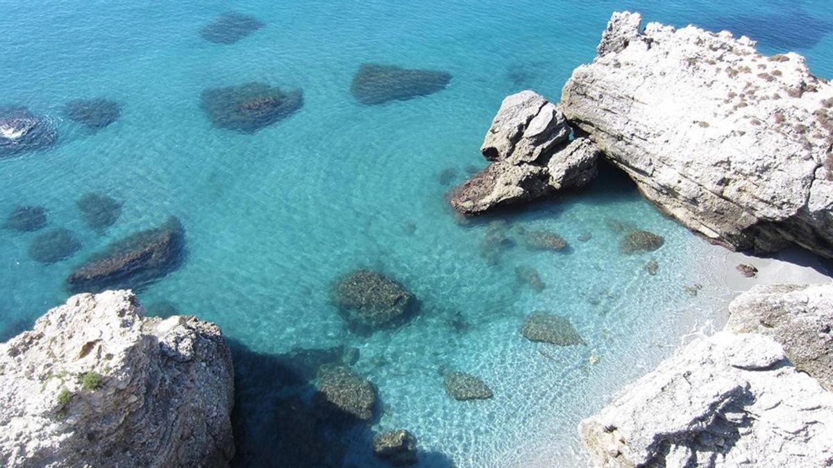 Las dos playas de Málaga con bandera negra por contaminación y mala gestión ambiental.