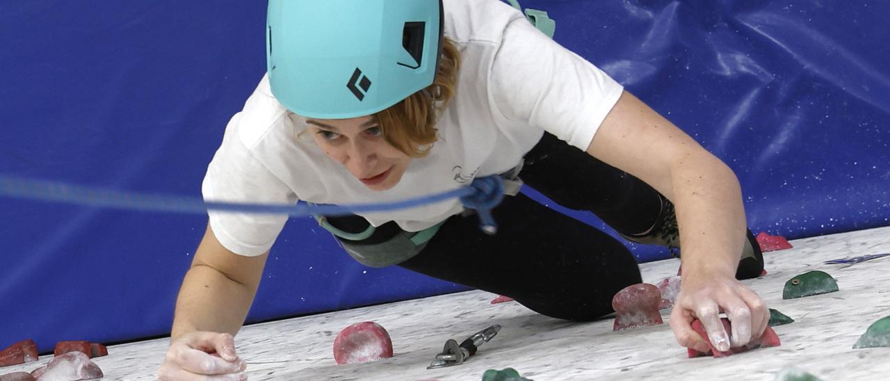 Beatriz Gándara, en un entrenamiento en el pabellón de Quirós.