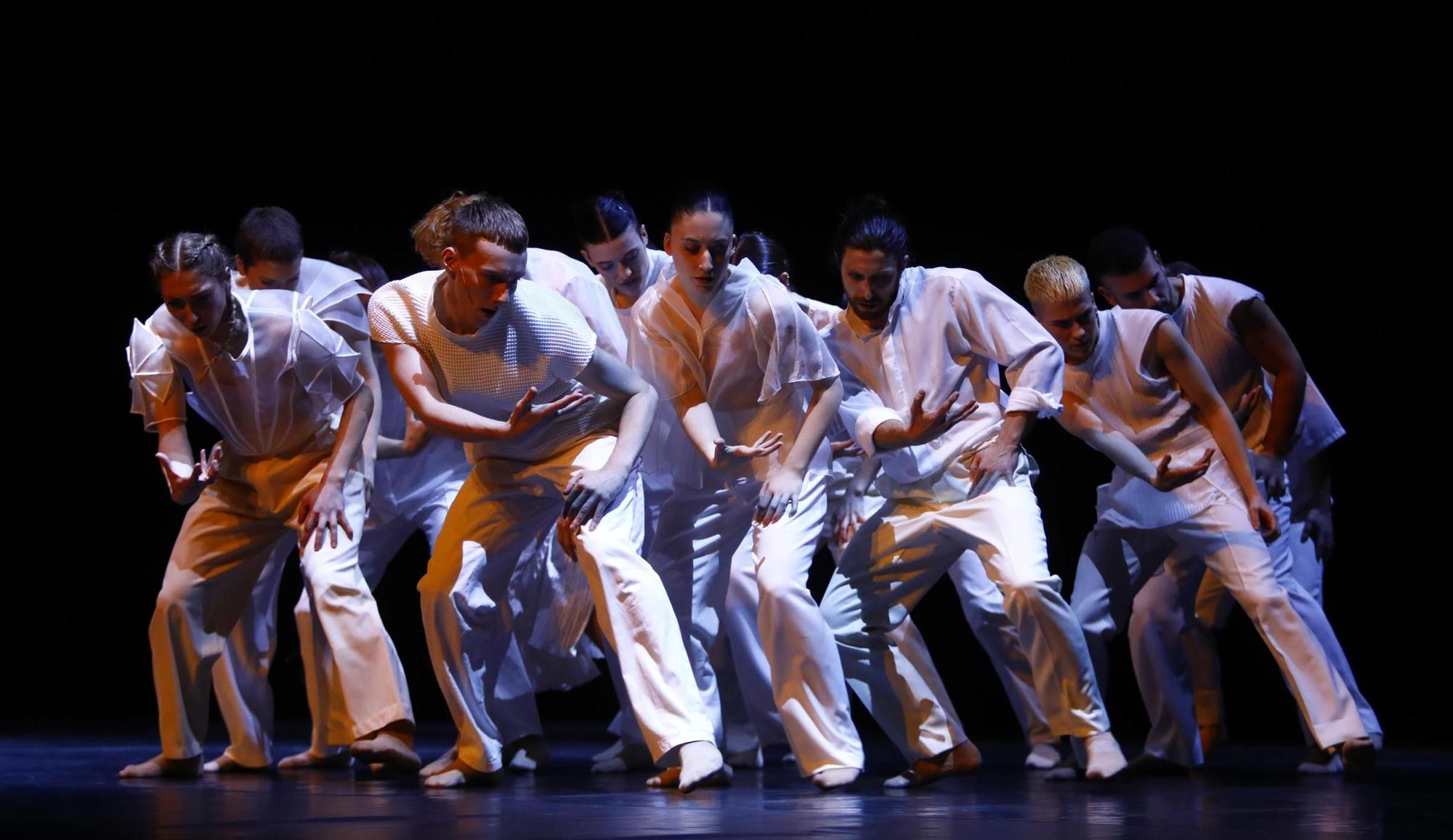 En imágenes | Espectáculo de danza "El Hilo Rojo" en el Palacio de Congresos de Zaragoza