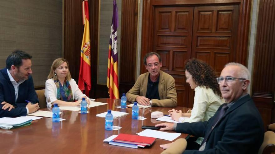 Evelio Antich, ayer, en la Delegación del Gobierno.