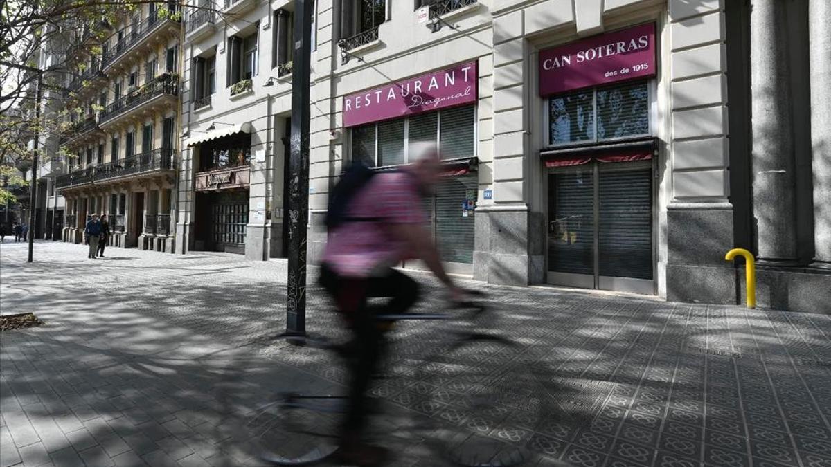 Restaurante Can Soteras en el paseo de Sant Joan con Diagonal, uno de los restaurantes históricos que han cerrado definitivamente por la pandemia.