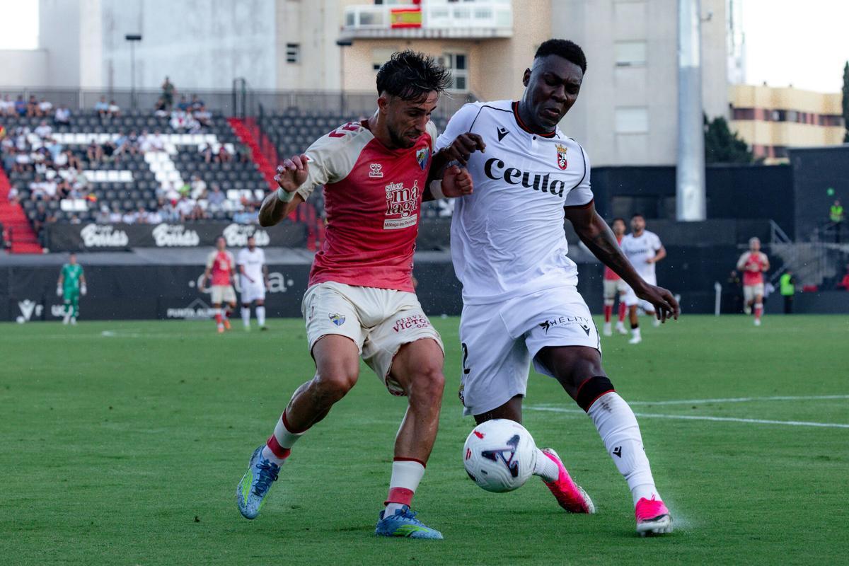 Foto del AD Ceuta 2-1 Málaga CF, cuarto amistoso esta pretemporada, en el que los locales se llevaron el Trofeo ‘Ciudad de Ceuta’. Primera derrota malaguista en esta preparación para la vuelta a Primera.