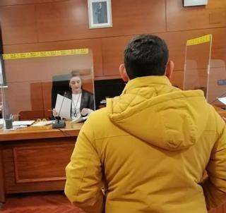 Seis meses de cárcel por mandar fotos de su pene a la hija de un amigo