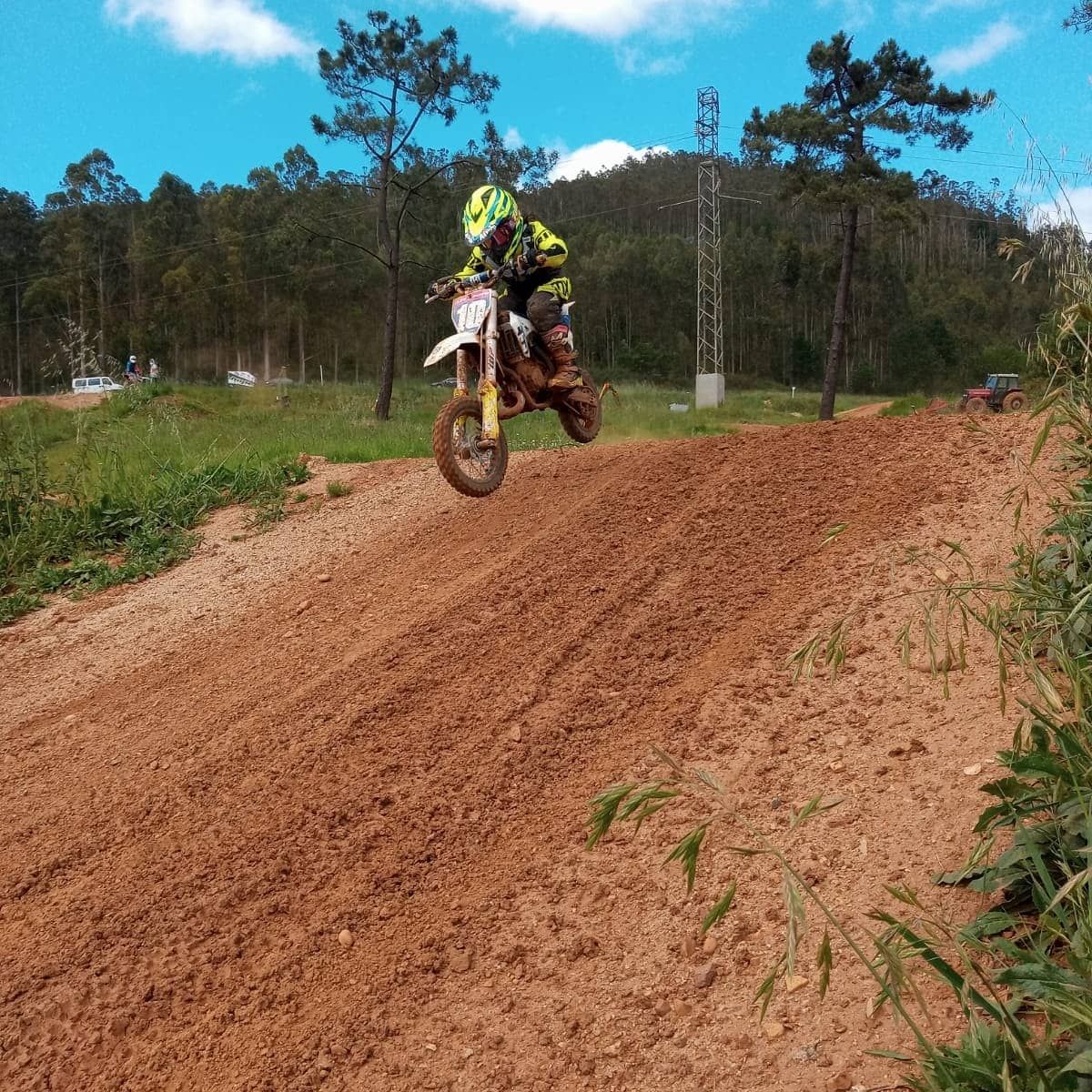 La pequeña Cloe Marrón lidera el campeonato de España de motocross