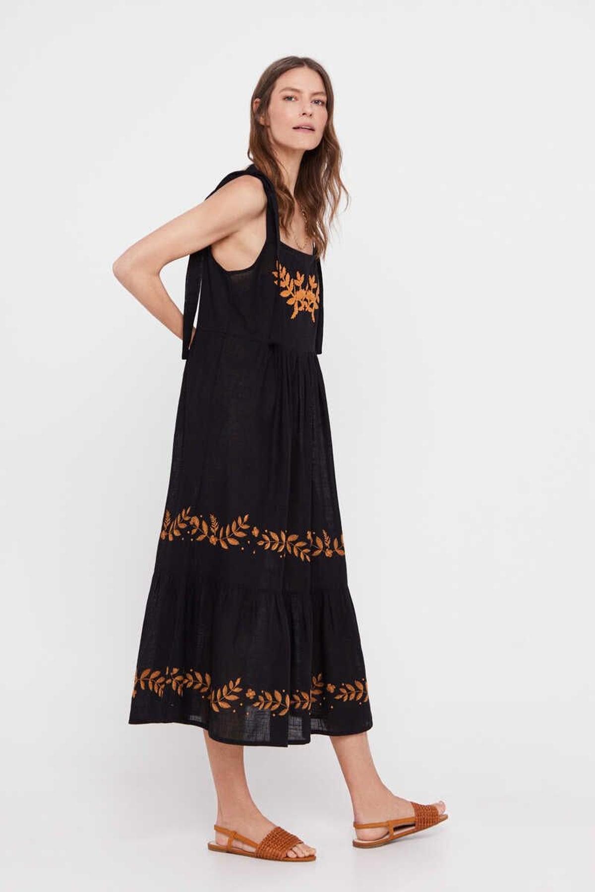 Vestido negro bordado de Cortefiel