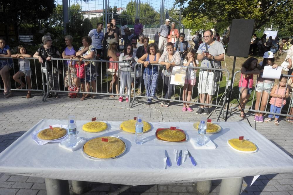 Concurso de tortilla en la fiesta de O Castrillón