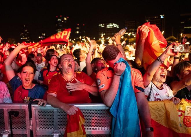 Barcelona celebra la victoria del Mundial sin incidentes