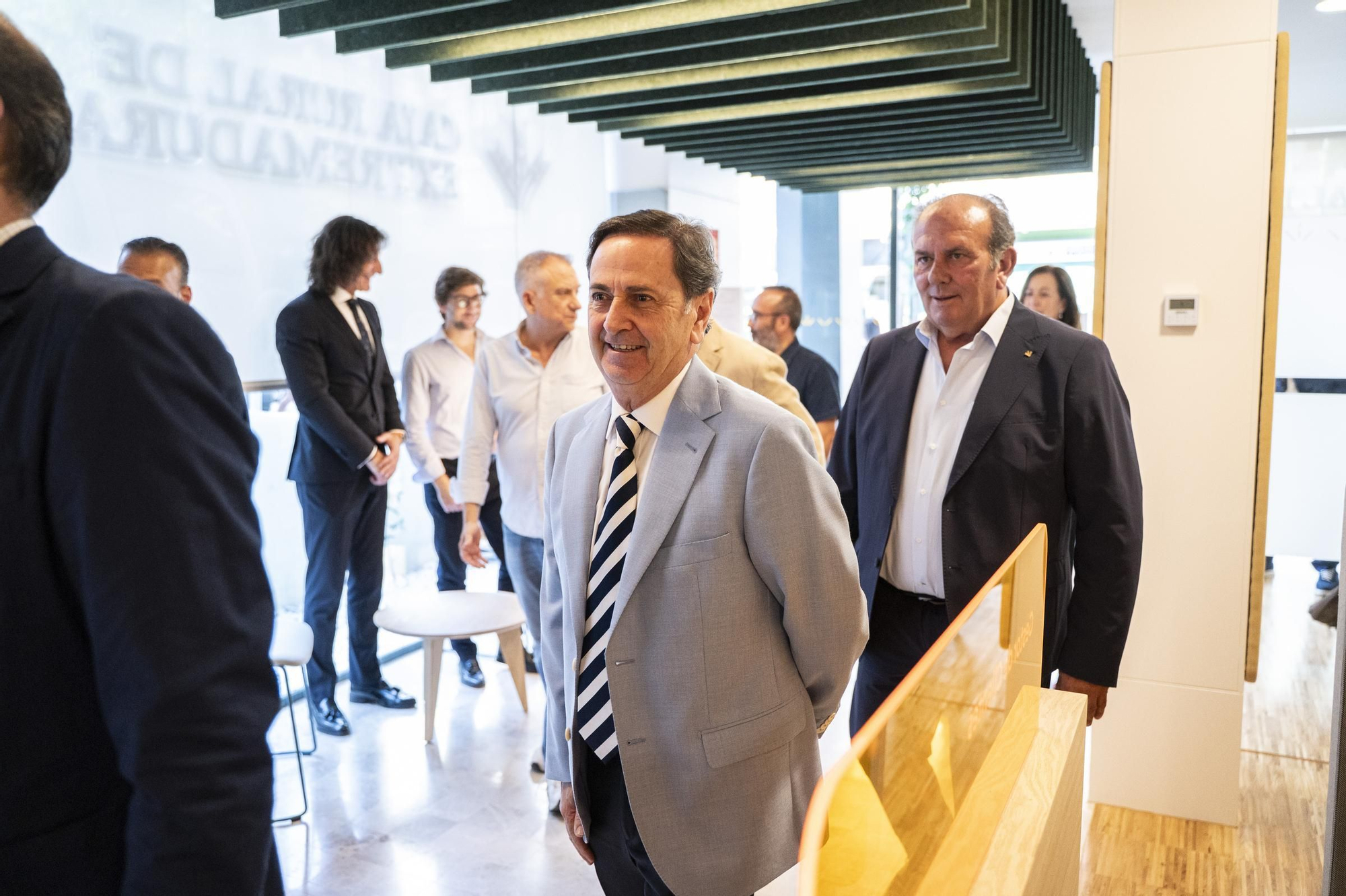 Las imágenes de la inauguración de la nueva sede de Caja Rural en Cáceres