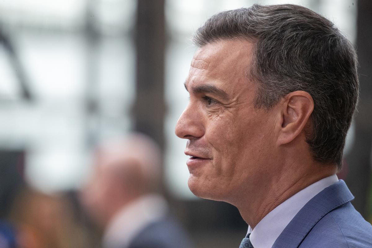 Pedro Sánchez abandona la cumbre UE-CELAC sin comparecer ante la prensa por un mitin en Donostia.