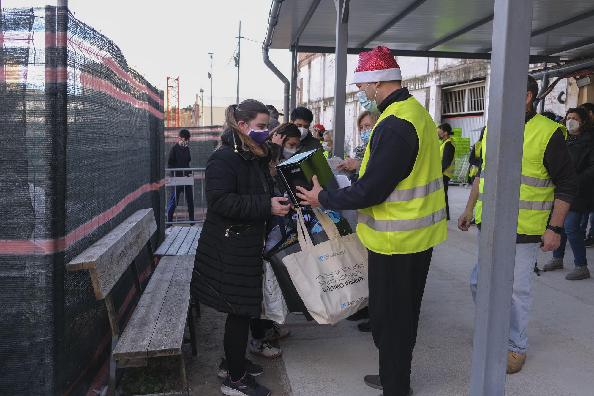 Santa Clara reparteix més de 2.000 joguines a 800 infants de Manresa