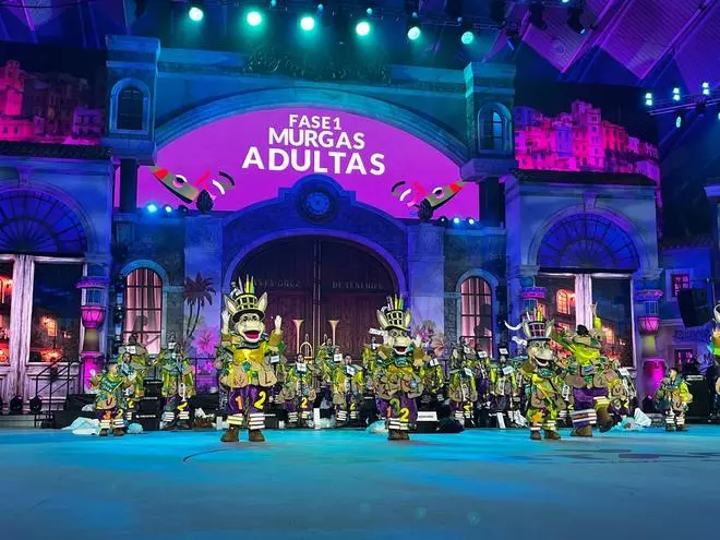 Redoblones, sobre el escenario durante la primera fase del Concurso de Murgas Adultas