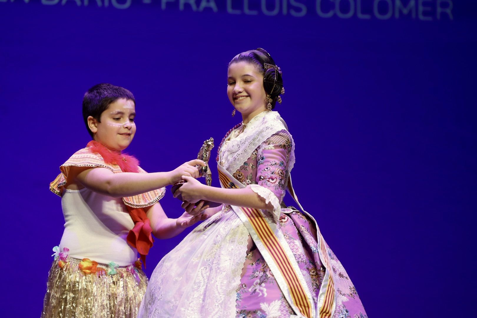 Así ha sido la entrega de "saragüells" en la Gala del Teatro Infantil de las Fallas 2024