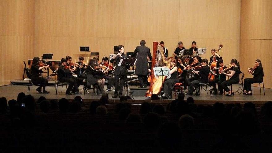 Un momento de la interpretación de la banda.