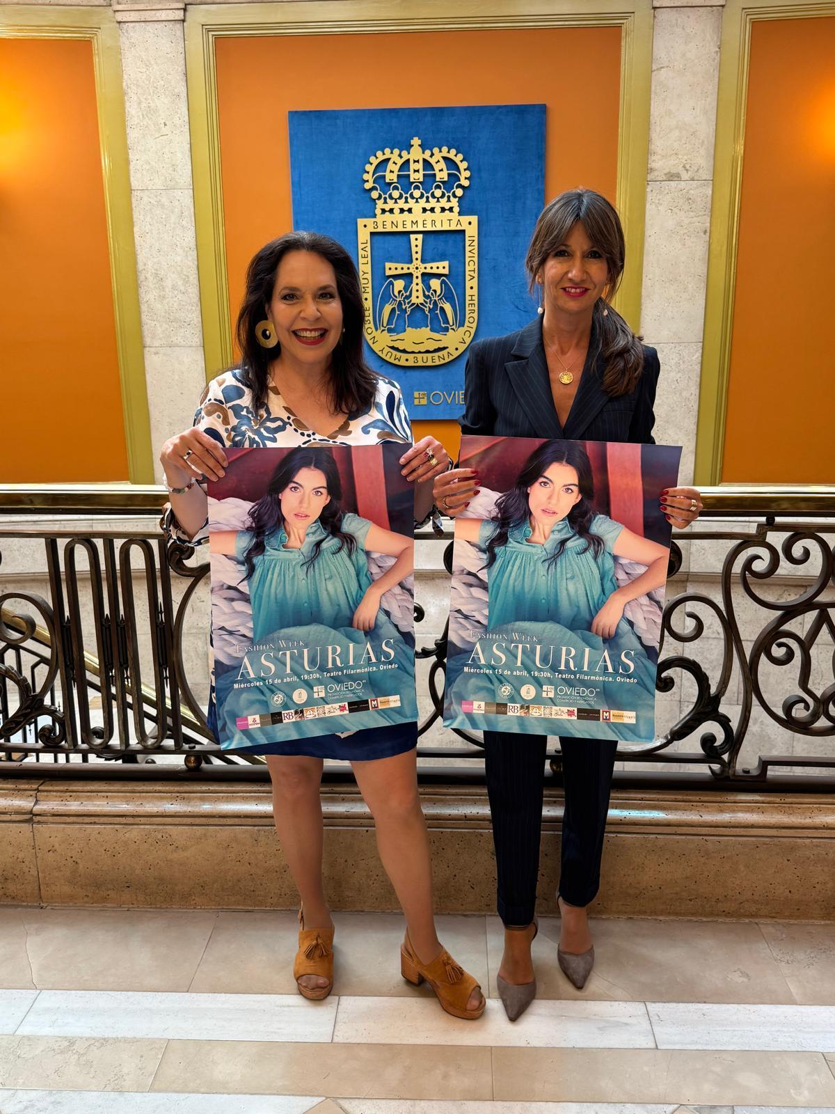Lourdes Iglesias y Leticia González en el Ayuntamiento.