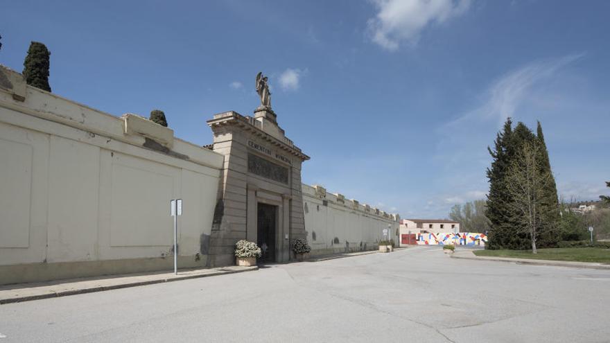 Cementiri de Manresa tancat al públic