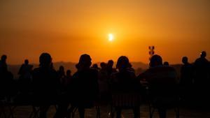 Imagenes del Eclipse solar visto desde el Castillo de Montjuic.