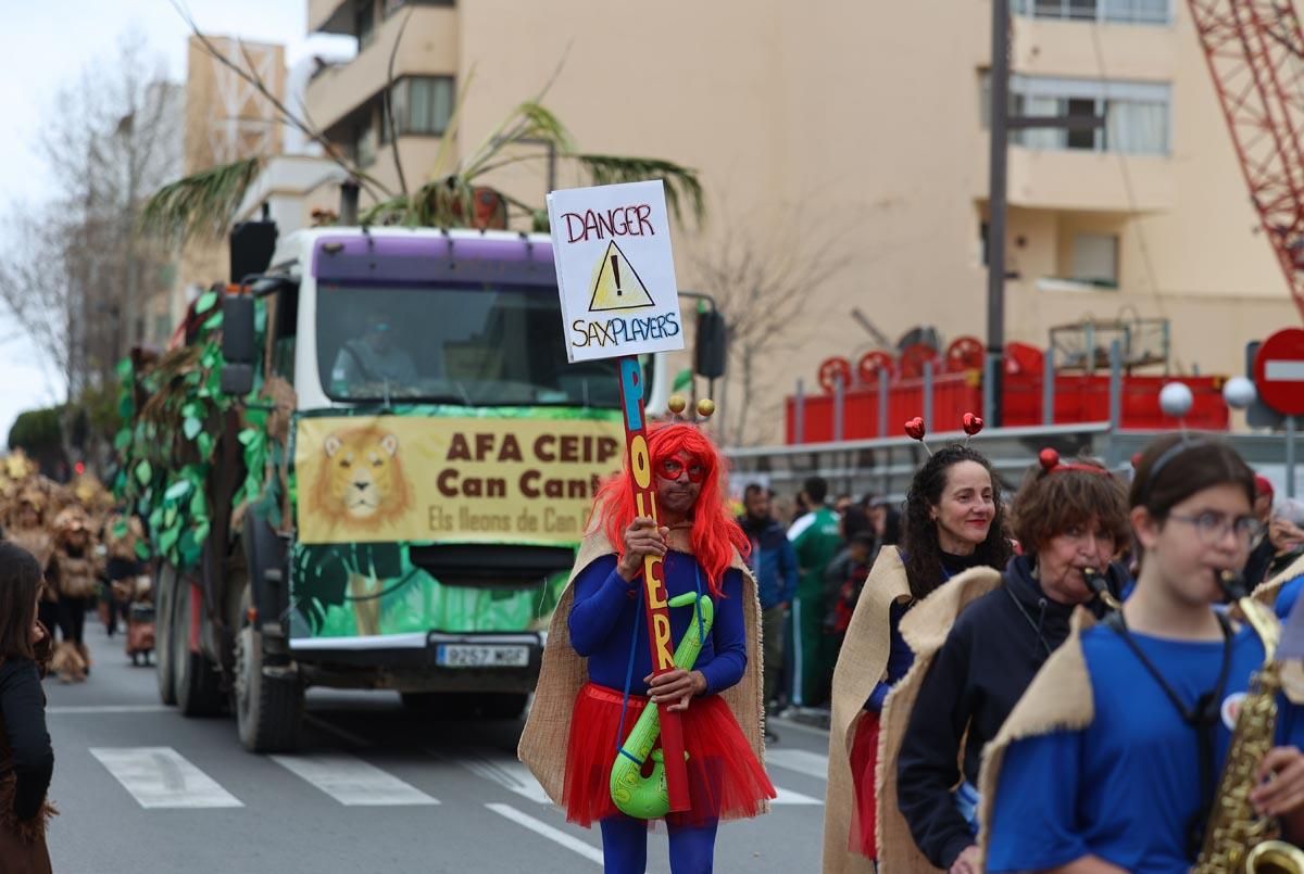 Búscate en las imágenes de la rúa de Carnaval de Ibiza