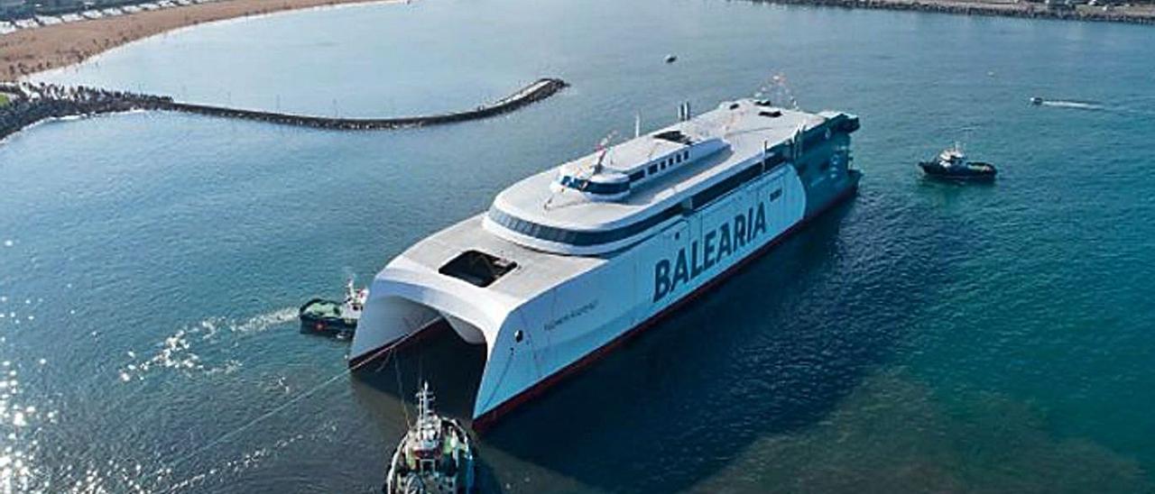 Botadura del ferry rápido construido por Armón en Gijón para Baleària. | Balearia