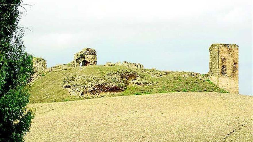 Castillo de Dos Hermanas en Montemayor.