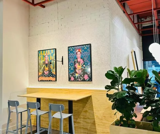 Una conocida cadena de brunch llega a Santiago: abrirá sus puertas en los próximos días en Área Central