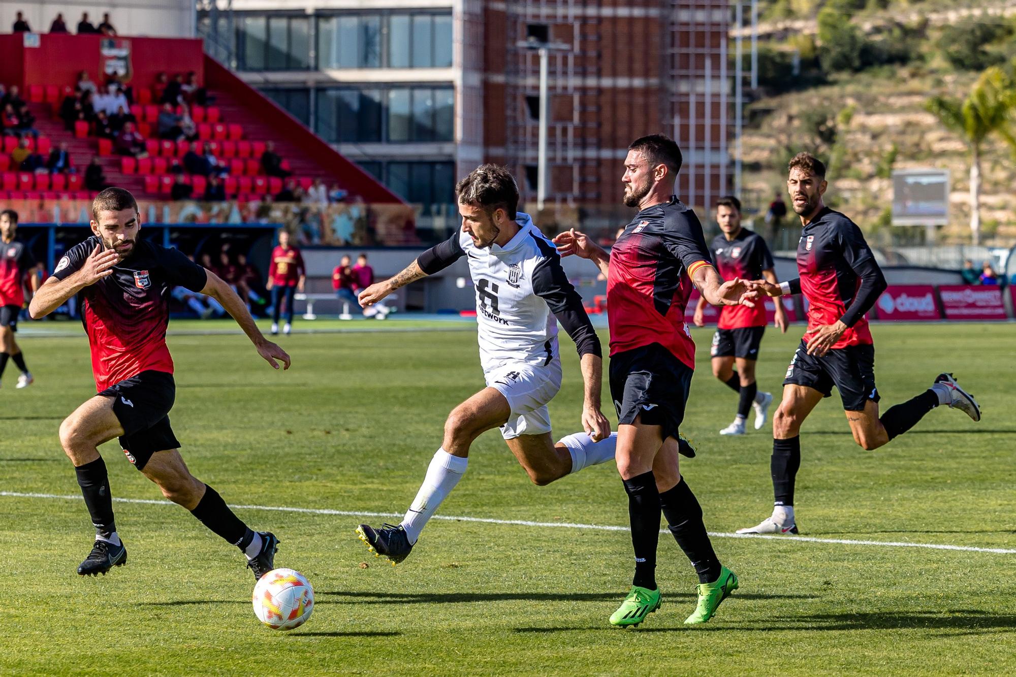 Un tempranero gol de Toner da un triunfo vital a los de César Ferrando y deja sin liderato a los de Fernando Estévez