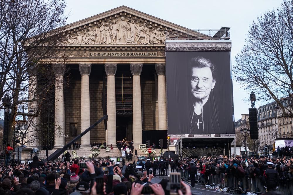 Multitudinario funeral por Johhny Hallyday en París