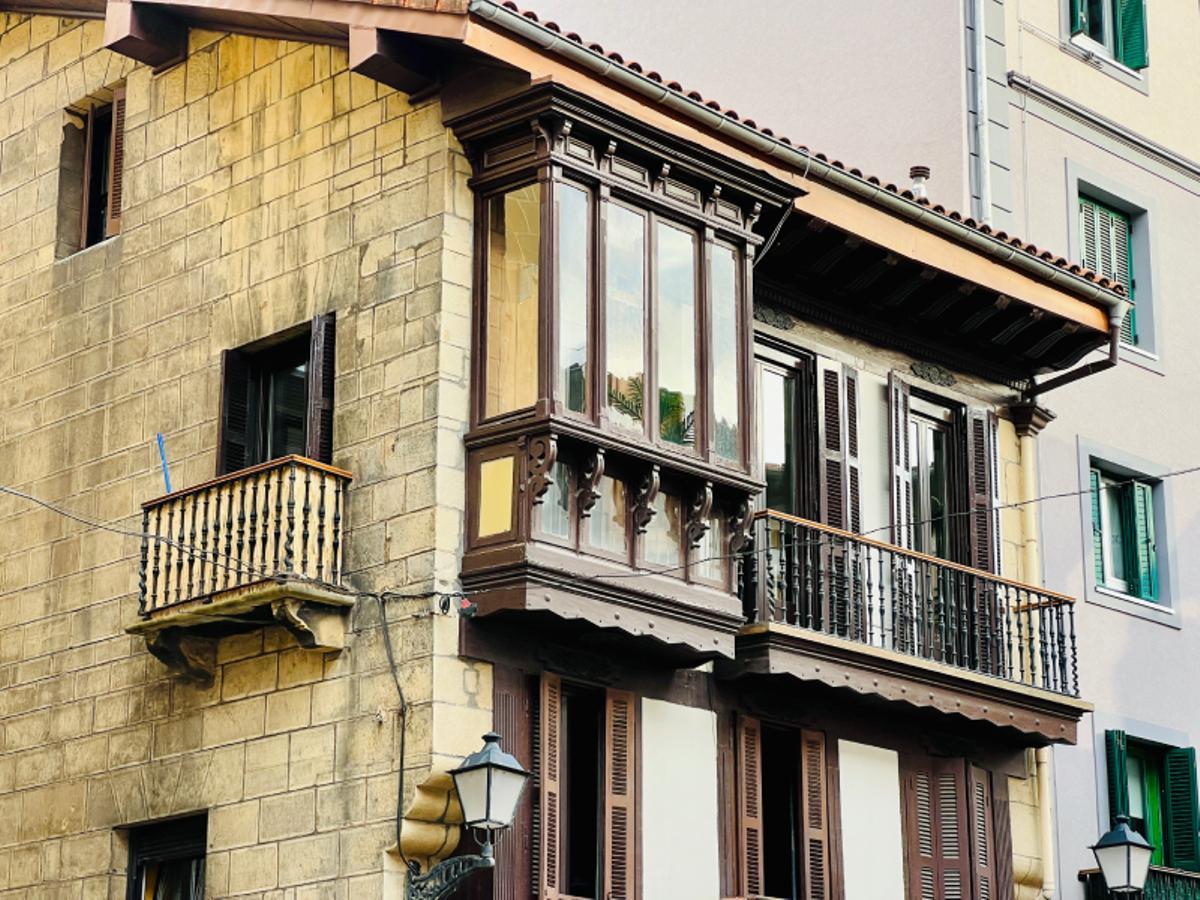 Los balcones tradiconales de Errentería, el pueblo vasco de Leire Martínez