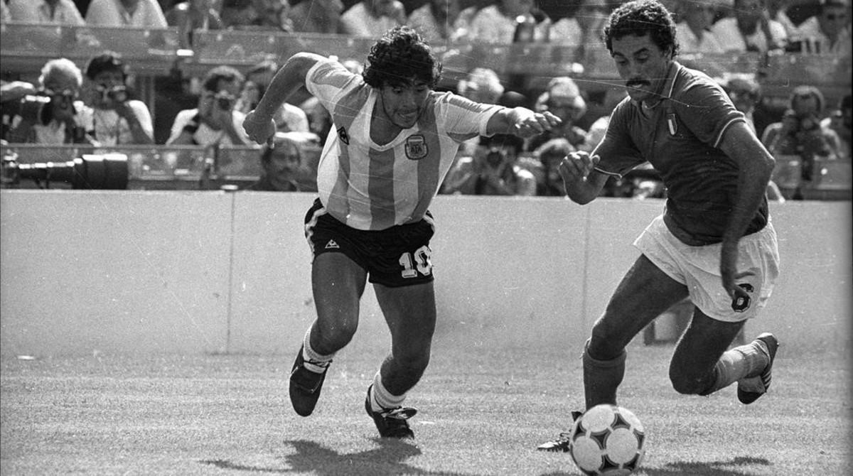 jdomenech29882412 argentinian midfielder diego maradona  l  vies for the ball 180625164541