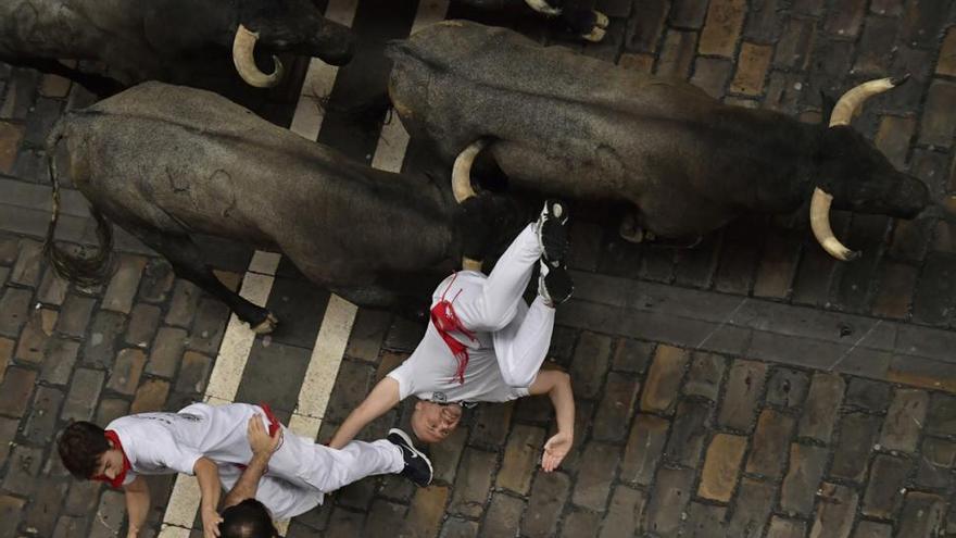 2 heridos por asta de toro en el séptimo encierro de Sanfermines